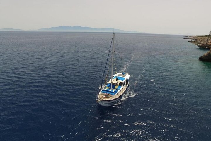 3-Hour Private Sunset Boat Tour With Dinner in Bodrum