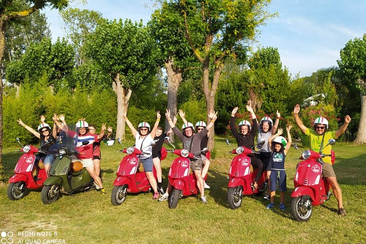 Vespa tour with written guide of Marche Riviera del Conero