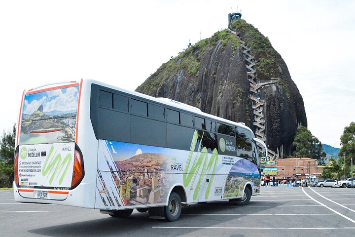 Guatapé Tour: Piedra del Peñol with Boat Tour, Breakfast, Lunch