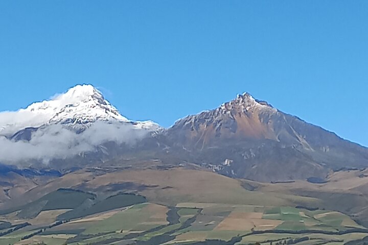 2 volcanoes Cotopaxi and Quilotoa in 1 Day