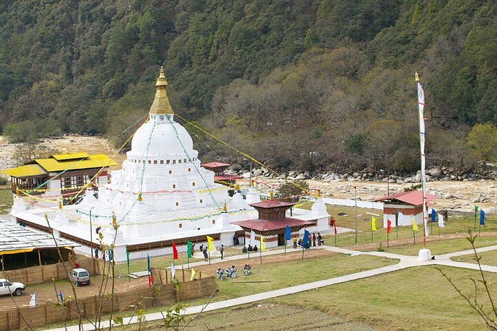 Scenic Bhutan Guided Multi-Day Tour with Airport Pickup