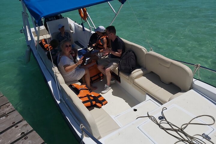 Boat Tour of Three Islands in Holbox with Transportation