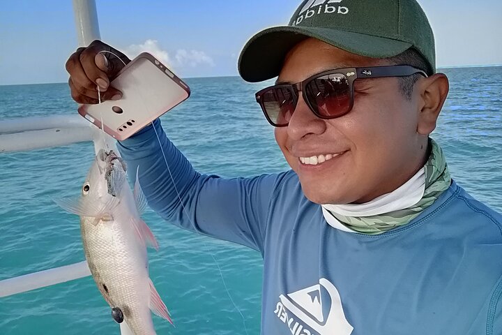 Private Fishing Tour in Holbox Island with Lunch and Pick up
