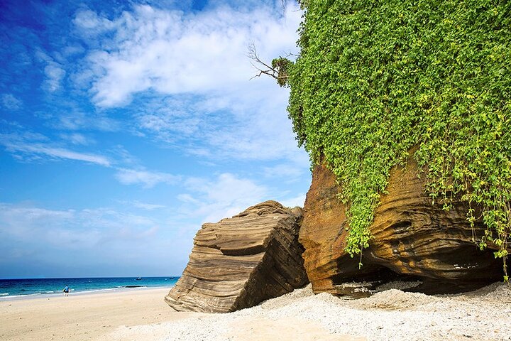 7-Day Private Tour from Nanning to Chongzuo and Weizhou Island