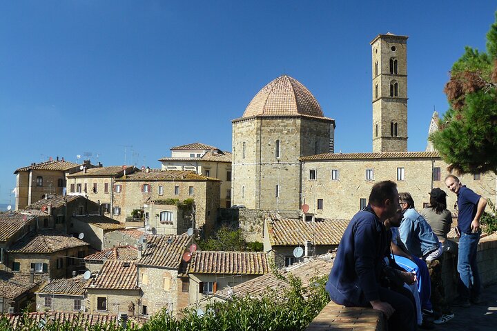 Volterra and San Gimignano: a taste of medieval Tuscany!