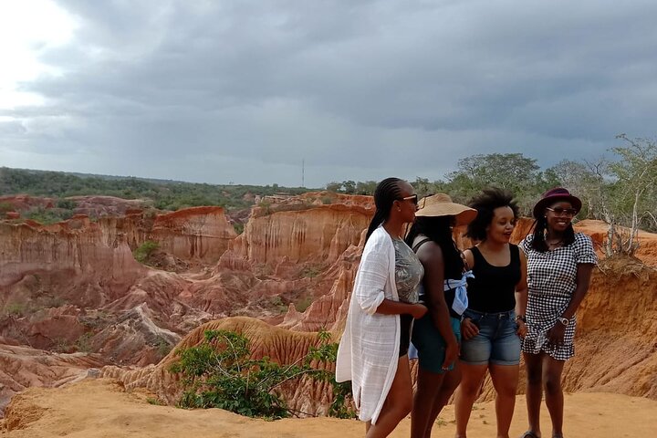 Sand. Canyons. Sunset. Magic. Mambrui & Hell’s Kitchen experience