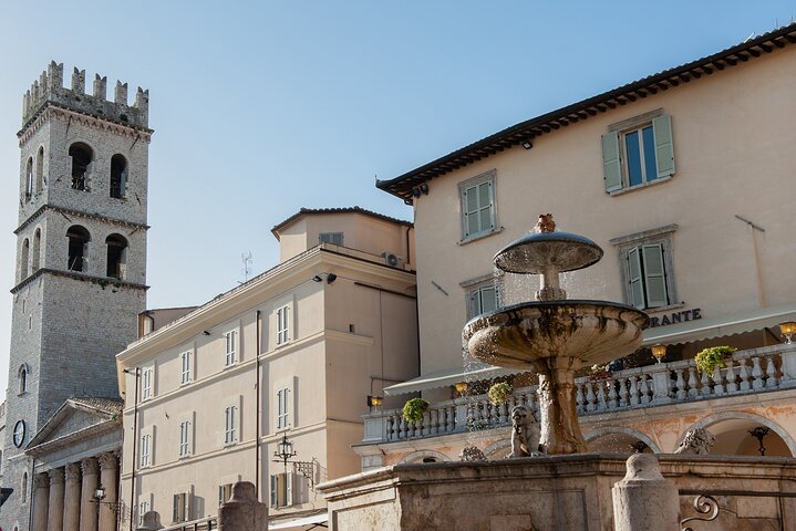 Private St. Francis Basilica of Assisi and City Walking Tour