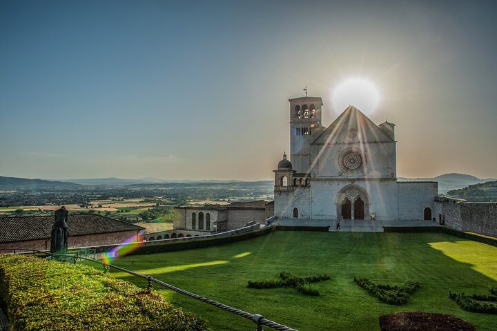 Private St. Francis Basilica of Assisi and City Walking Tour