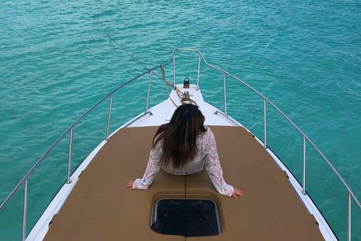 Full Day Trip to Explore 6 Destinations in Labuan Bajo and Komodo