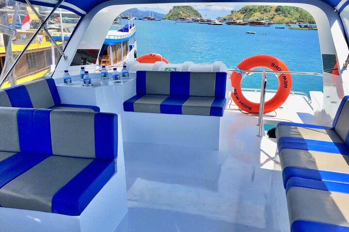 Full Day Trip to Explore 6 Destinations in Labuan Bajo and Komodo