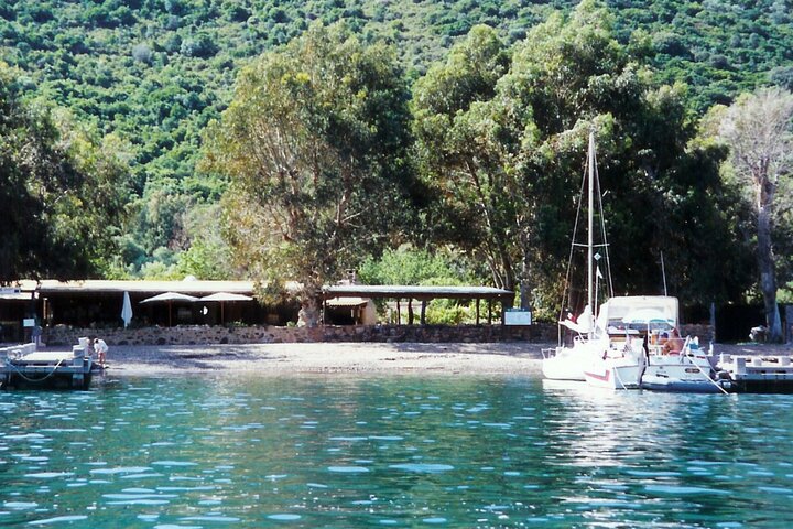 Friendly discovery of Scandola Calanques de Piana and meal stop at Girolata