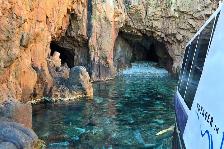 Friendly discovery of Scandola Calanques de Piana and meal stop at Girolata