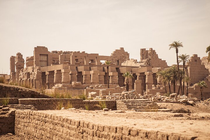 8-Day Private Tour Cairo, Aswan, Luxor and Nile Cruise Including Air Fare