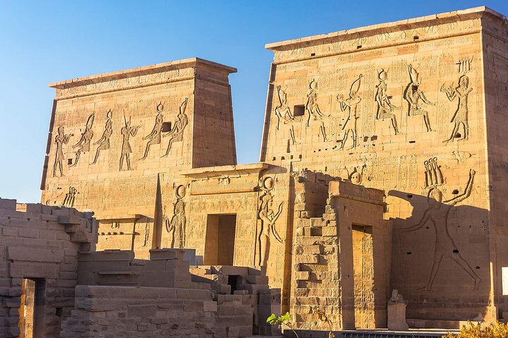 8-Day Private Tour Cairo, Aswan, Luxor and Nile Cruise Including Air Fare