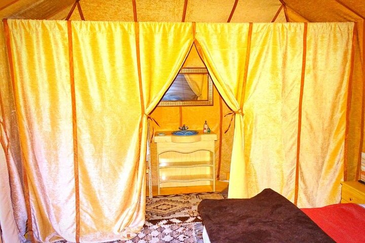 Luxury Camp in Merzouga Desert with Camel Trekking, Vehicule 4WD