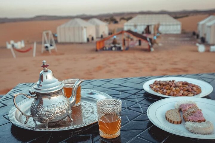 Luxury Camp in Merzouga Desert with Camel Trekking, Vehicule 4WD