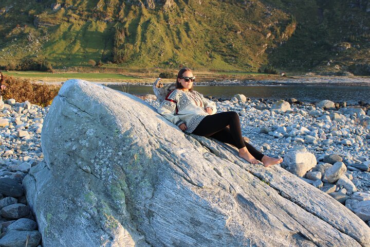 Ålesund Shore Excursion and 6 beautiful highlight stops minibus