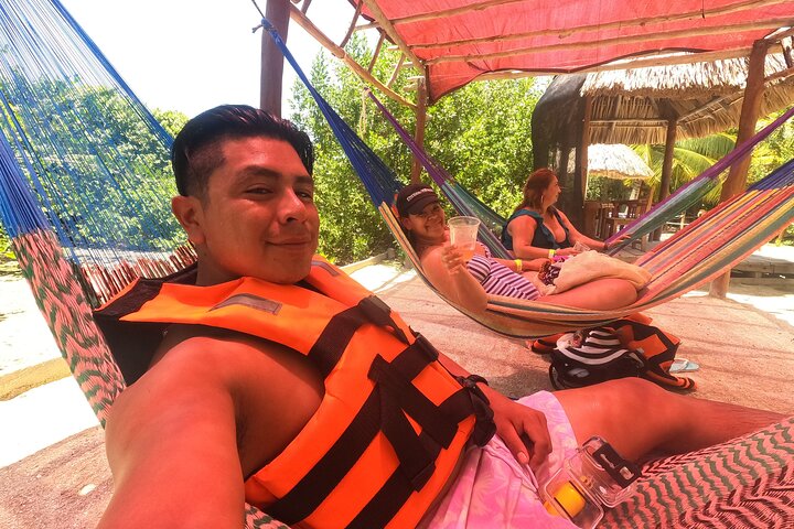 Boat Tour of Three Islands in Holbox with Transportation
