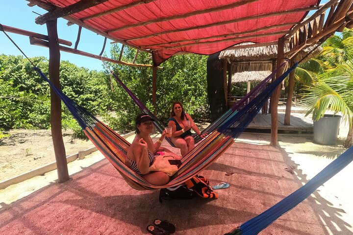 Boat Tour of Three Islands in Holbox with Transportation