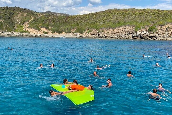 De Sagone/Cargèse: Scandola Girolata 2h Calanques Piana Swimming