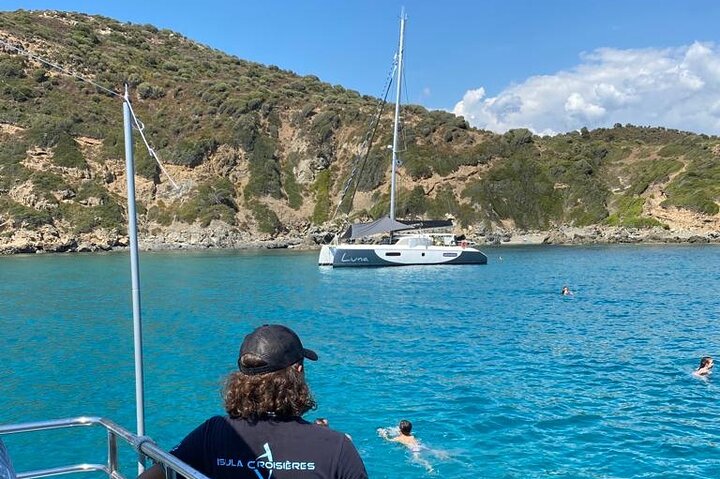 De Sagone/Cargèse: Scandola Girolata 2h Calanques Piana Swimming