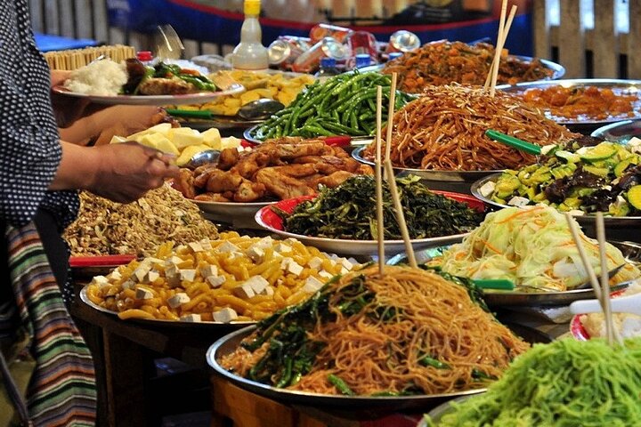 Vientiane Cuisine & Culture: The Hungry Tuk Tuk