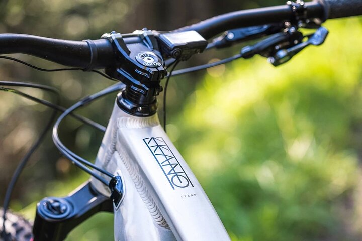 E mountain bike tour