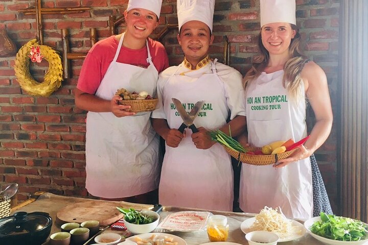 Cooking Class Hoi An:Local Market, Basket Boat, Fishing & Cooking