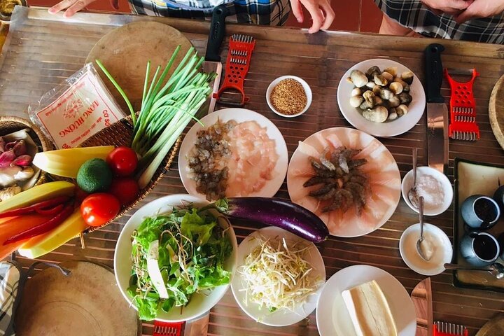 Cooking Class Hoi An:Local Market, Basket Boat, Fishing & Cooking