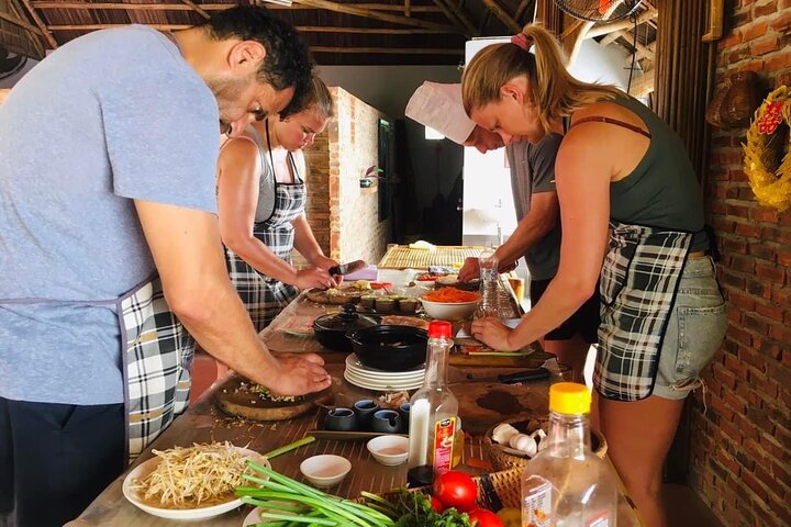 Cooking Class Hoi An:Local Market, Basket Boat, Fishing & Cooking
