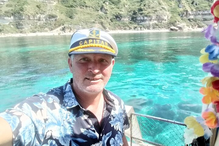 Capo Vaticano Boat Tour with Snorkeling and Aperitif from Tropea