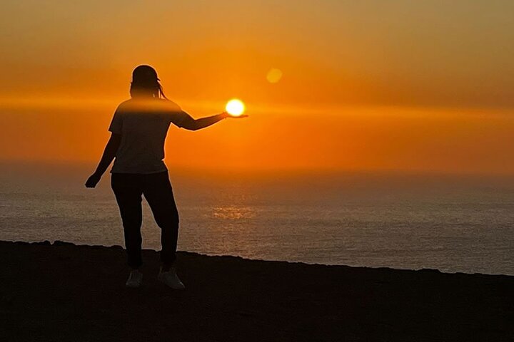 4 Hrs GOLDEN SHADOWS TREK in Paracas National Reserve