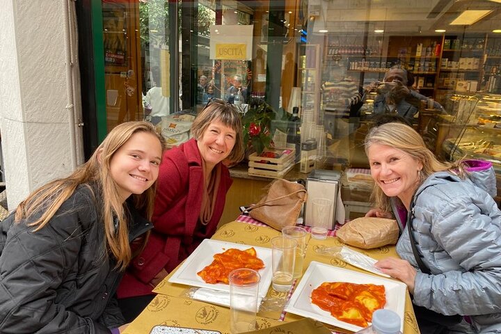 Food and Wine Walking Tour of Pescara with 5 Tastings