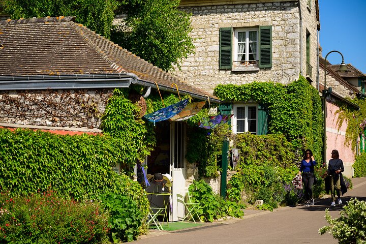 Monet’s House & Gardens Giverny Small Group Tour from Paris