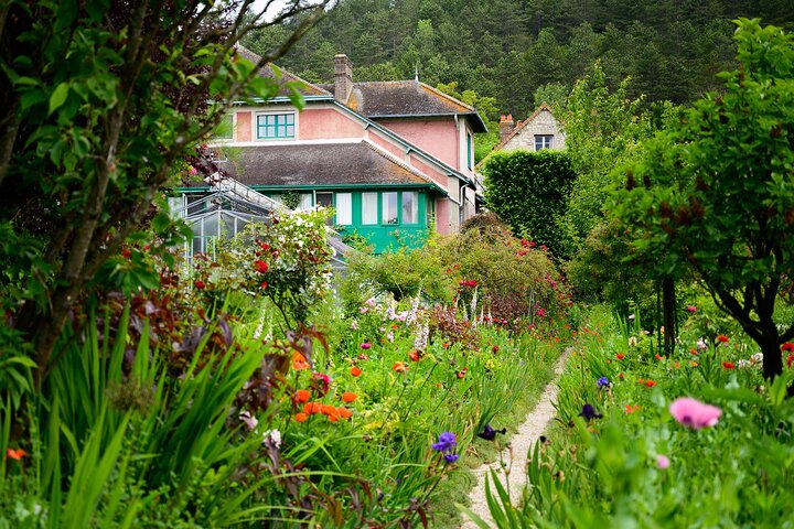 Monet’s House & Gardens Giverny Small Group Tour from Paris