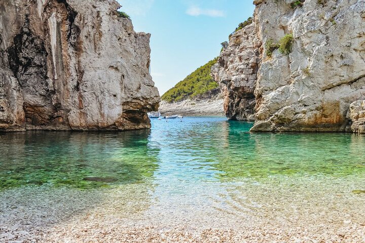 Blue & Green Cave Vis Island and Pakleni Islands Private Day Trip from Hvar