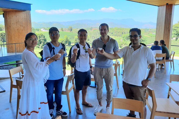 Chiang Rai 7 Highlights: White & Blue Temple, Golden Triangle
