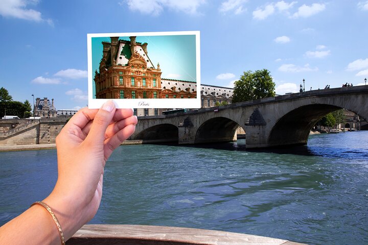 Paris Seine River Sightseeing Cruise with Commentary by Bateaux Parisiens
