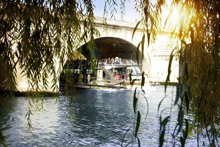 Paris Seine River Sightseeing Cruise with Commentary by Bateaux Parisiens