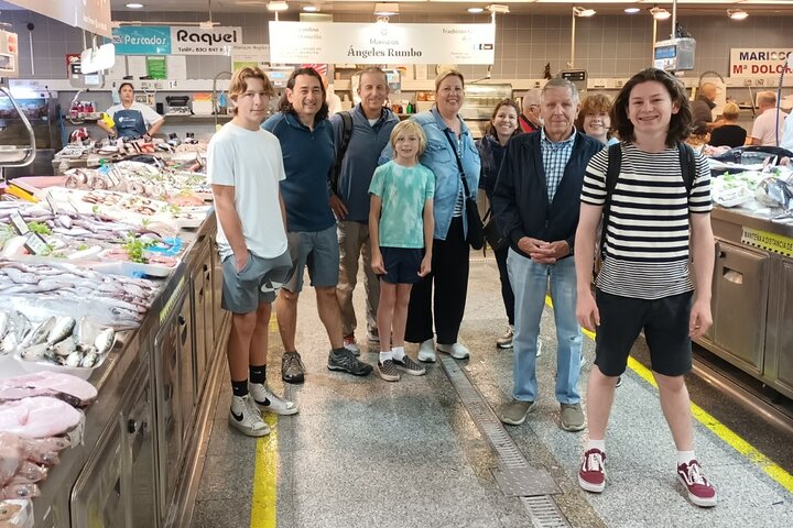 Food Market Shopping and Cooking Workshop in A Coruña