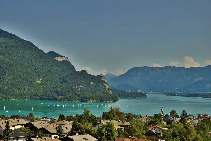 Full-Day Minivan Tour From Salzburg to Hallstatt with 5 Fingers,Lakes&Mountains
