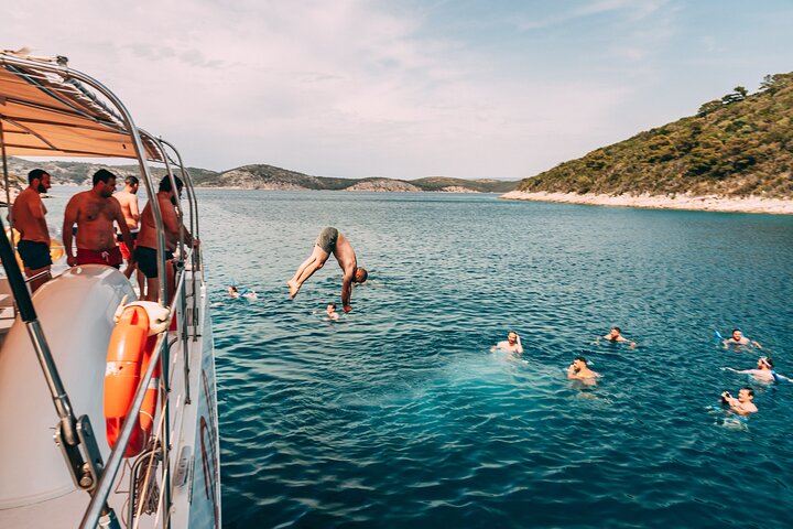 Full-Day Catamaran Cruise to Hvar & Pakleni Islands with Food and free Drinks