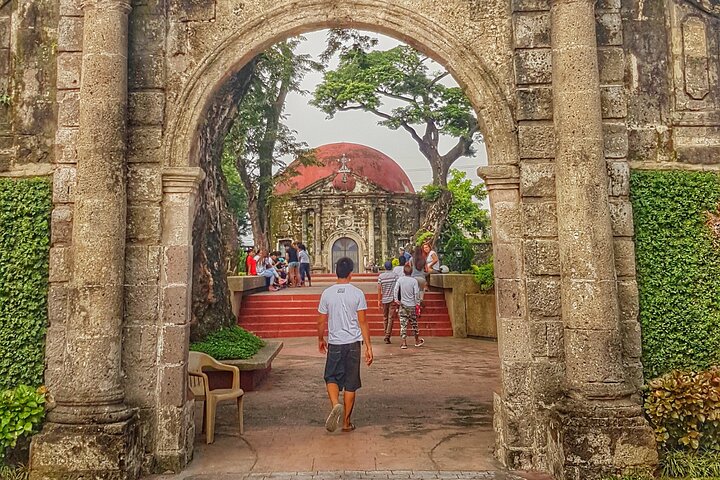 Spectacular Manila to Tagaytay: Full-Day Sightseeing Tour