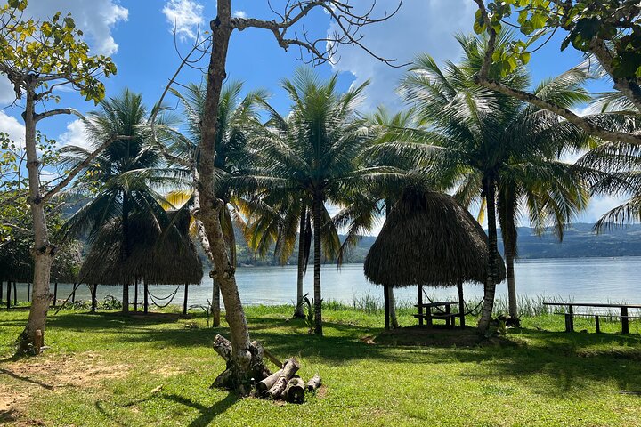 BLUE WILLOW LAGOON + Boat Trip + Panoramic Viewpoint – Tarapoto