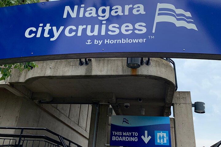 Niagara Falls Day Tour Includes Boat Cruise, Winery Stop & Lunch