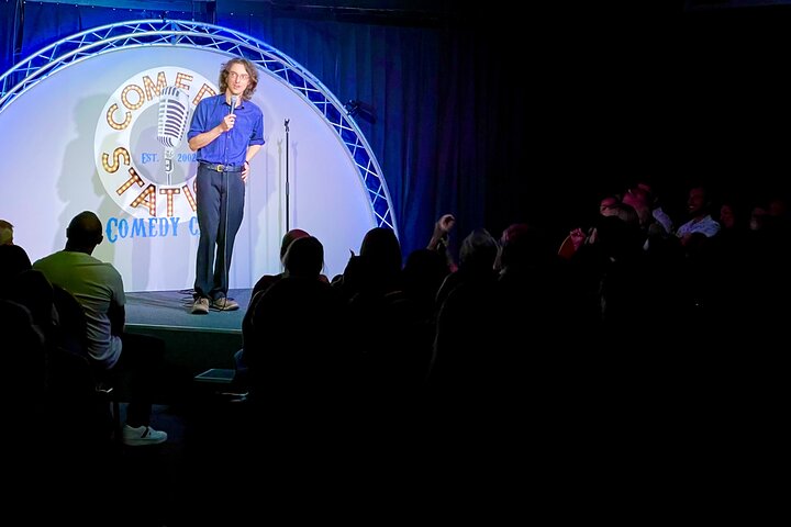 Friday & Saturday night comedy club entry