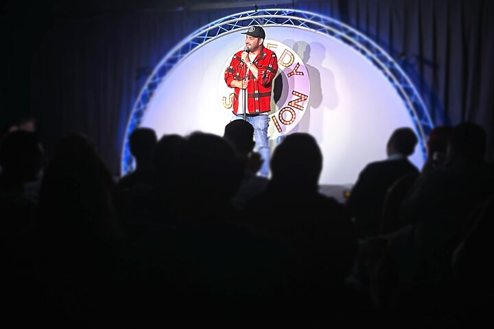 Friday & Saturday night comedy club entry