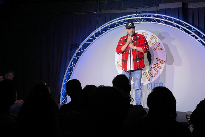 Friday & Saturday night comedy club entry