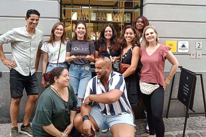 Ghent: Famous Belgian Chocolate Walking Tour with Tastings