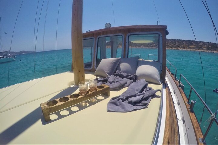 Small Group Kaiki Cruise & Greek Gastronomy Experience